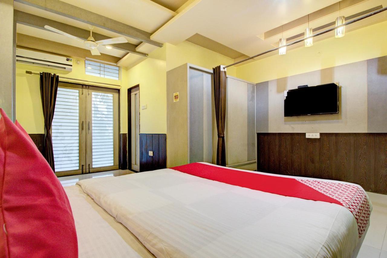 Hotel Oyo Slp013 Savan And Sapna Lodging Solapur Exteriér fotografie