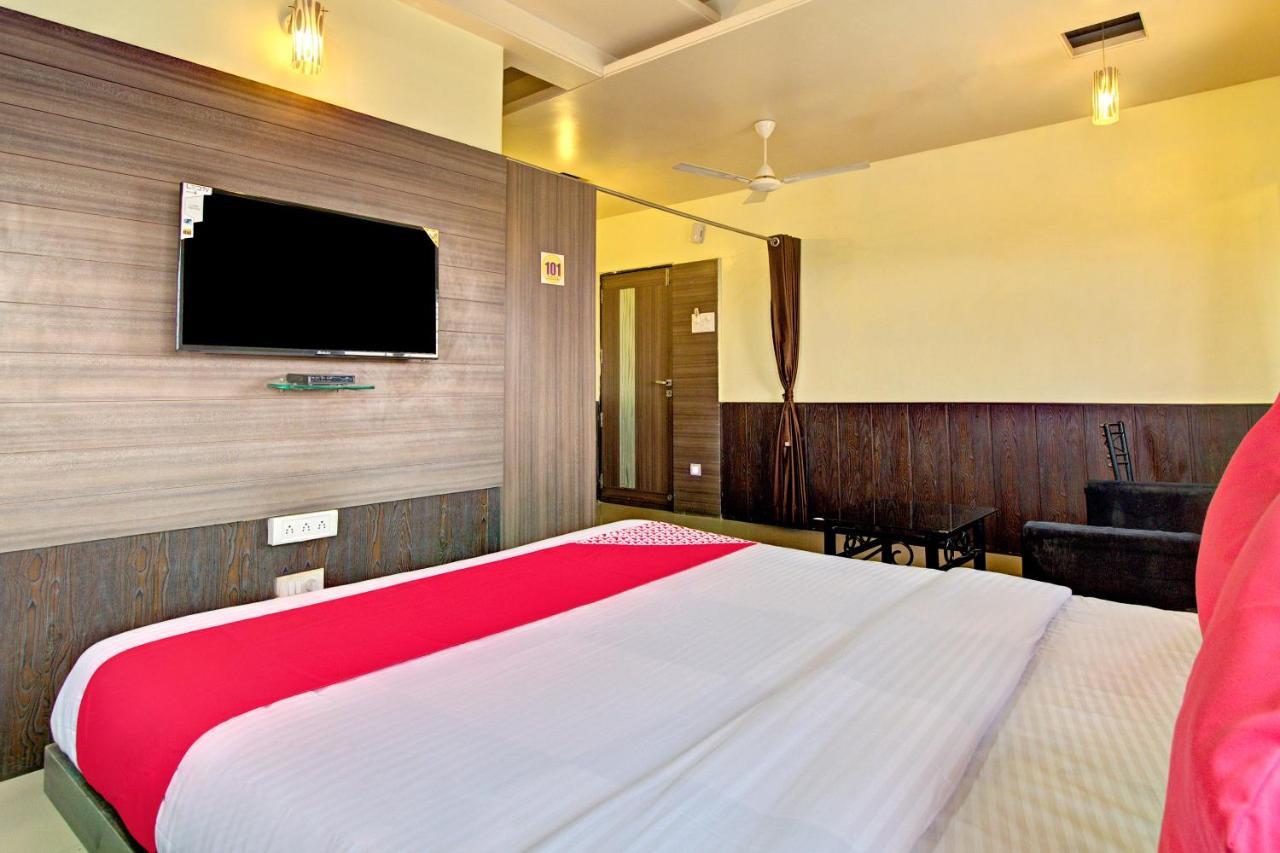 Hotel Oyo Slp013 Savan And Sapna Lodging Solapur Exteriér fotografie